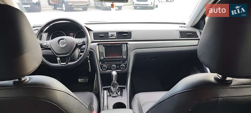 Седан Volkswagen Passat 2018 в Кропивницком