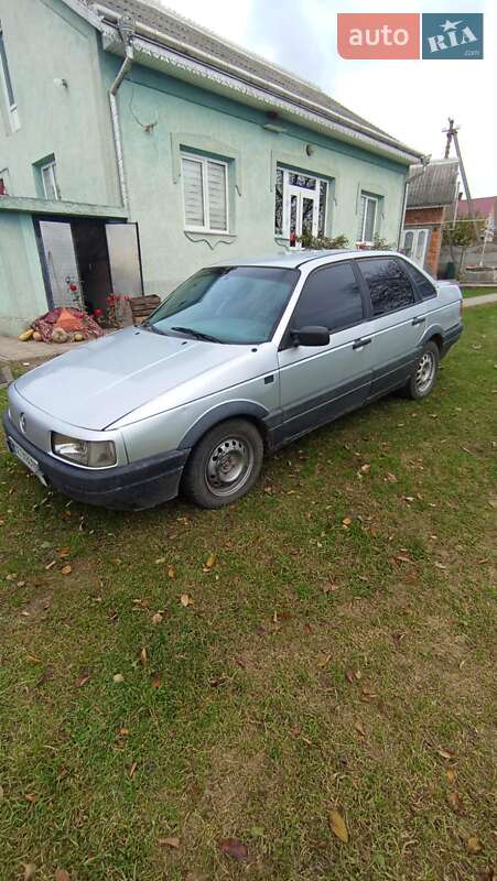 Седан Volkswagen Passat 1990 в Топоровцах