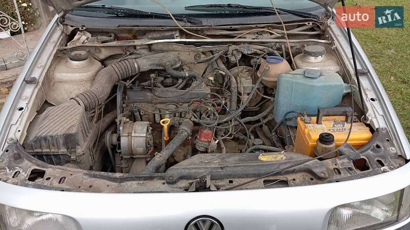 Седан Volkswagen Passat 1990 в Топоровцах