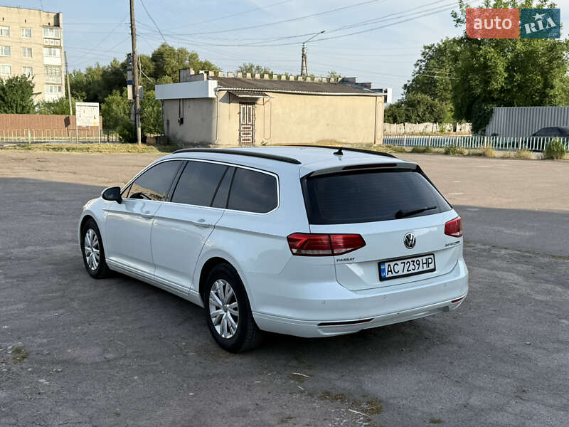 Универсал Volkswagen Passat 2015 в Житомире