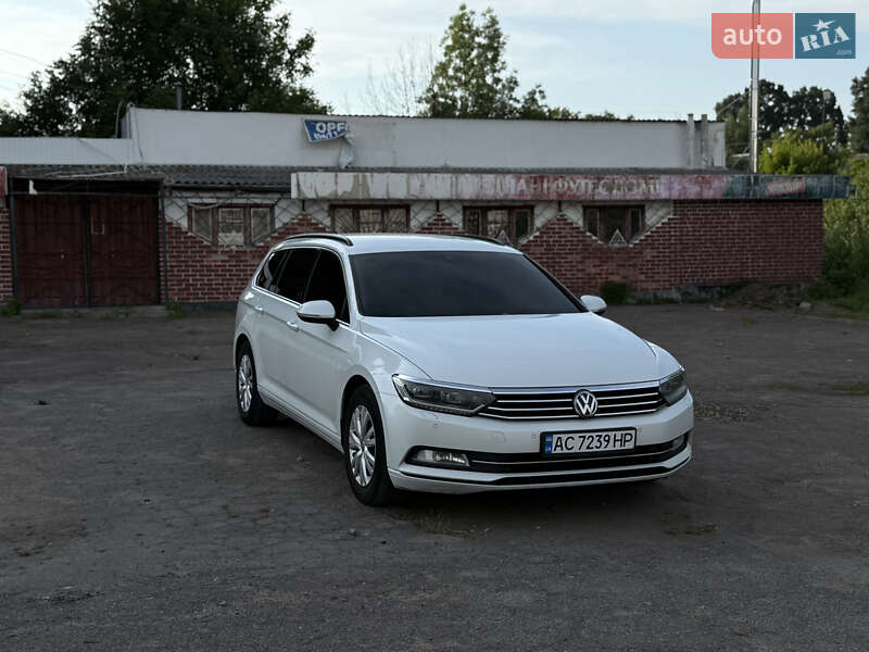 Универсал Volkswagen Passat 2015 в Житомире