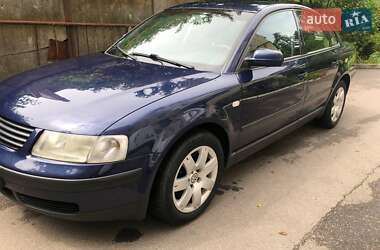 Седан Volkswagen Passat 2000 в Киеве