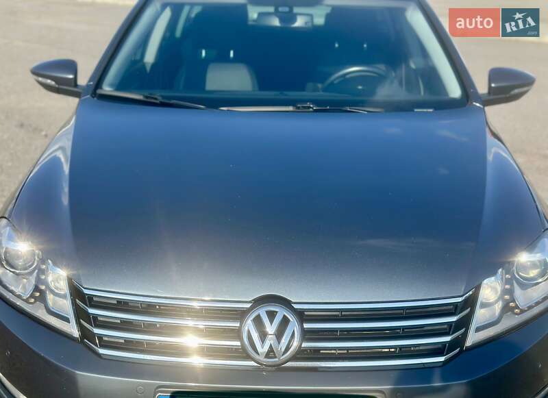 Универсал Volkswagen Passat 2012 в Ужгороде