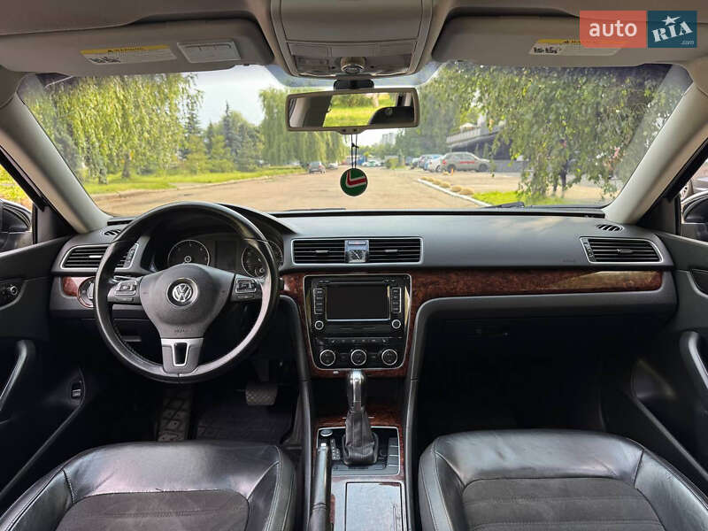 Седан Volkswagen Passat 2012 в Киеве