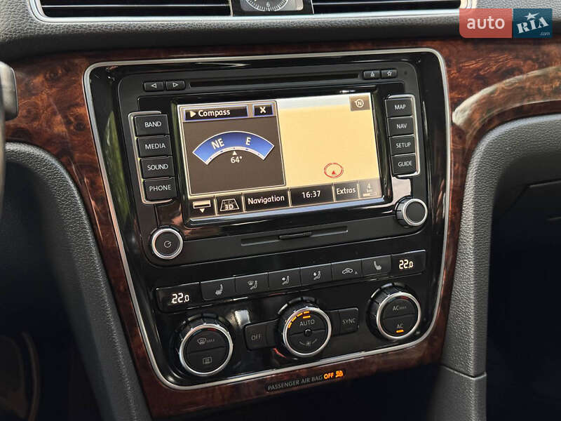 Седан Volkswagen Passat 2012 в Киеве