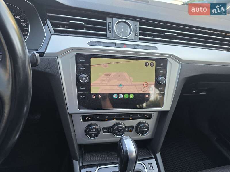 Универсал Volkswagen Passat 2017 в Киеве