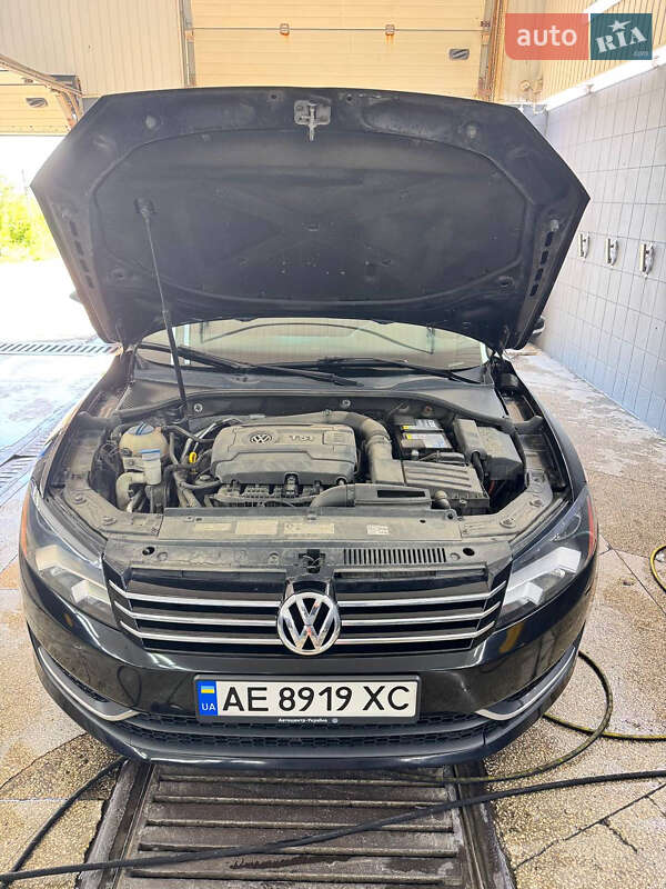Седан Volkswagen Passat 2014 в Дніпрі