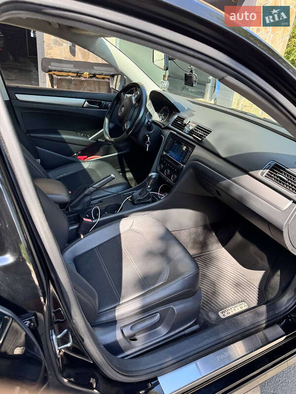 Седан Volkswagen Passat 2014 в Дніпрі