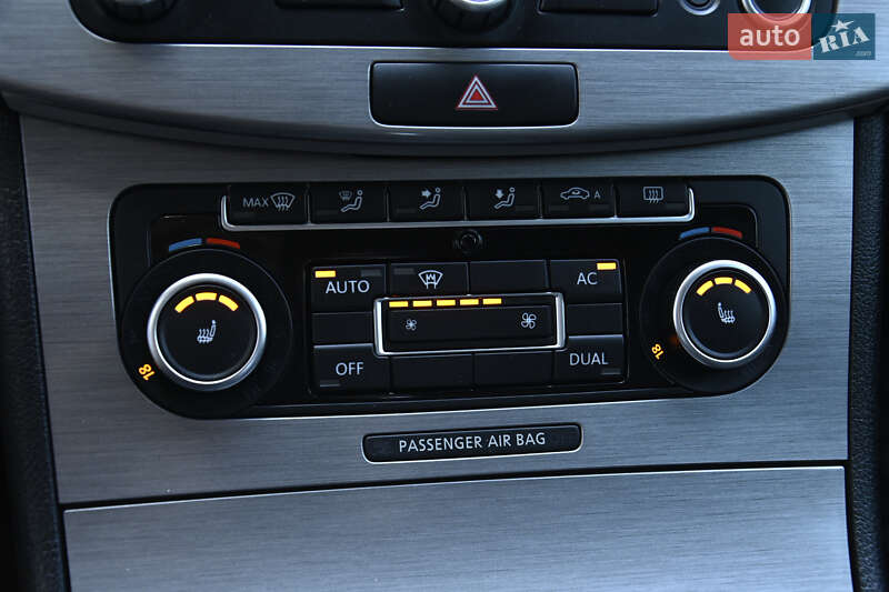 Універсал Volkswagen Passat 2011 в Бердичеві