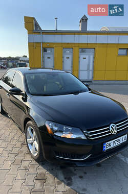Седан Volkswagen Passat 2013 в Дубні