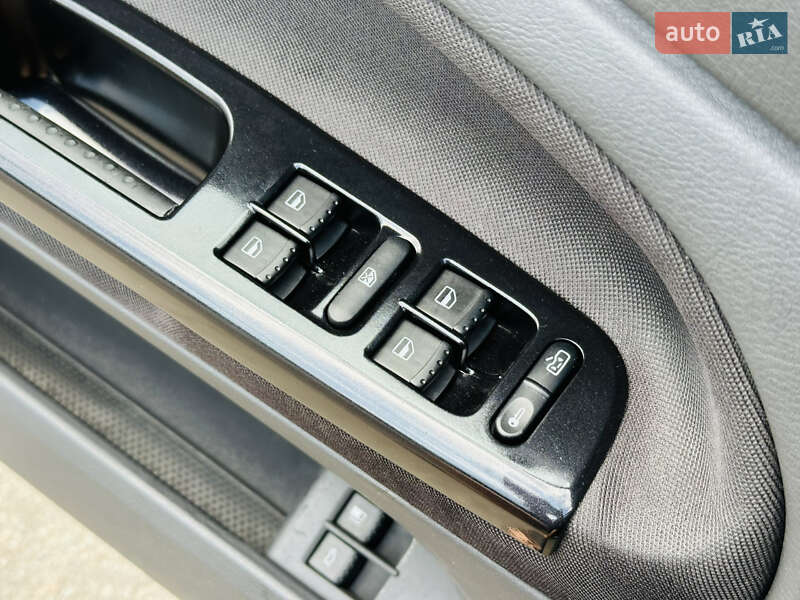 Універсал Volkswagen Passat 2004 в Харкові фото 27 Універсал Volkswagen Passat 2004 в Харкові