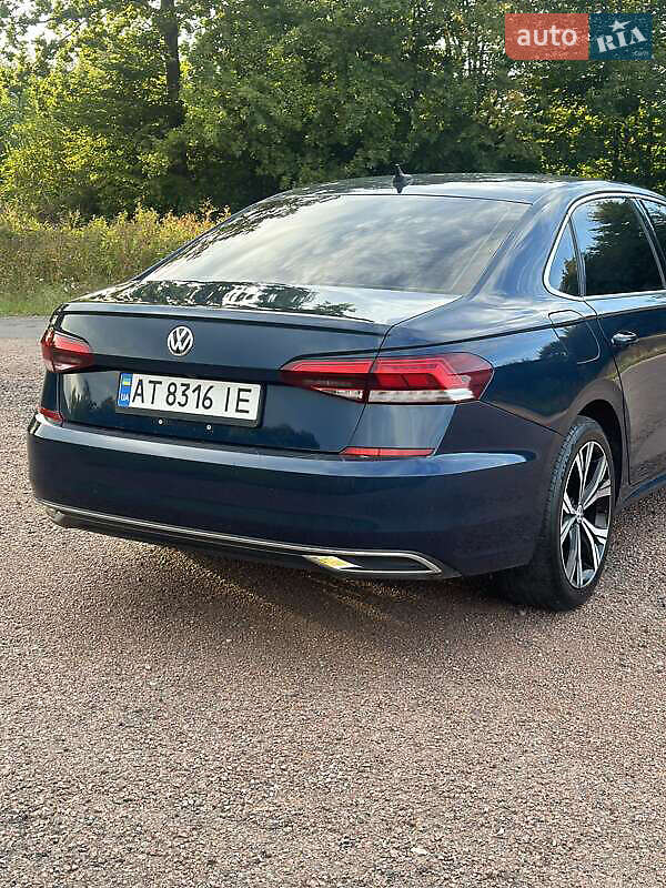 Седан Volkswagen Passat 2021 в Львове