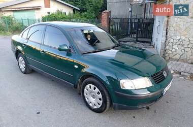 Седан Volkswagen Passat 2000 в Стрию