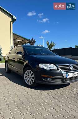 Седан Volkswagen Passat 2009 в Луцке