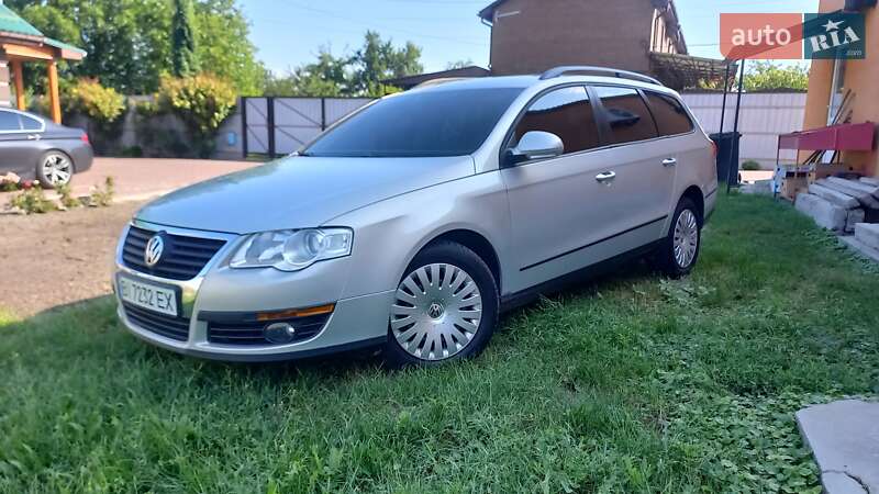 Универсал Volkswagen Passat 2010 в Миргороде