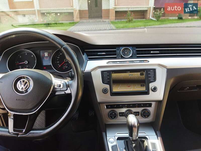 Седан Volkswagen Passat 2015 в Чорткове