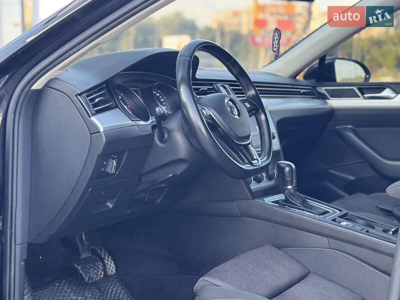 Універсал Volkswagen Passat 2016 в Хмельницькому