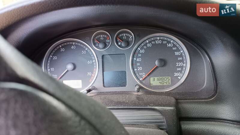 Универсал Volkswagen Passat 2003 в Южном