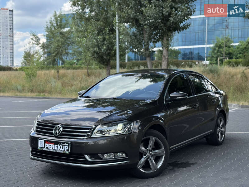 Седан Volkswagen Passat 2013 в Киеве фото 3 Седан Volkswagen Passat 2013 в Киеве