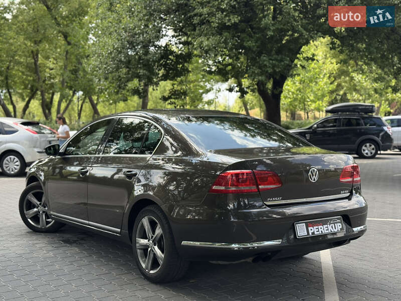 Седан Volkswagen Passat 2013 в Киеве фото 5 Седан Volkswagen Passat 2013 в Киеве