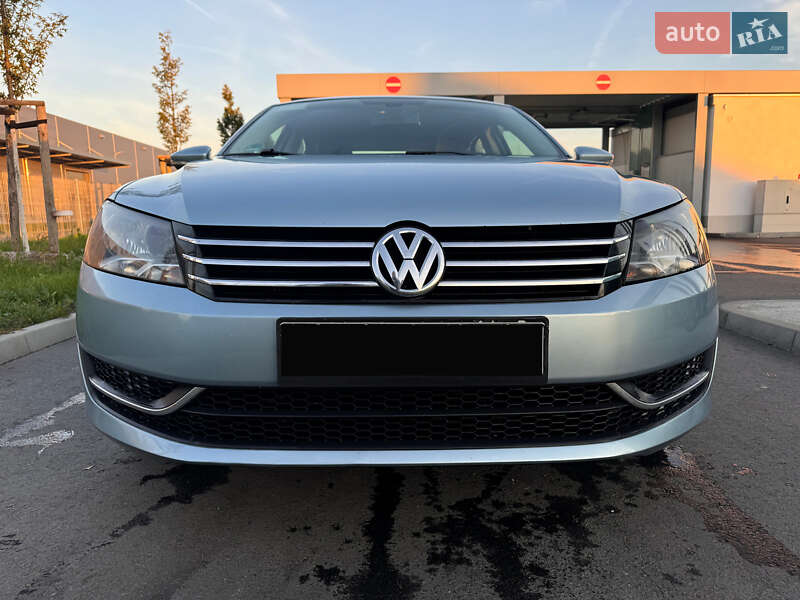 Седан Volkswagen Passat 2012 в Киеве