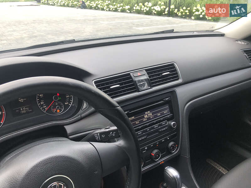 Седан Volkswagen Passat 2014 в Луцьку