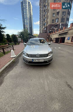 Универсал Volkswagen Passat 2012 в Киеве