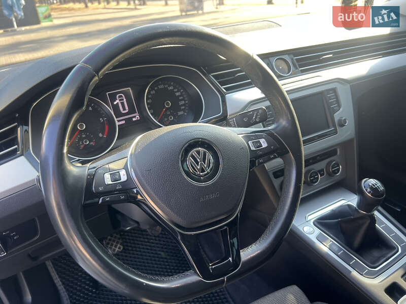 Универсал Volkswagen Passat 2015 в Первомайске