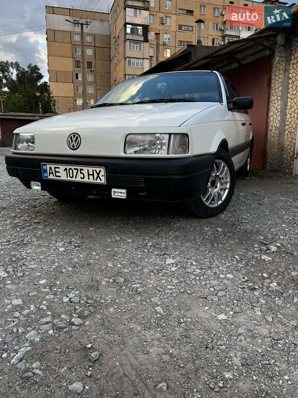 Седан Volkswagen Passat 1989 в Кривому Розі