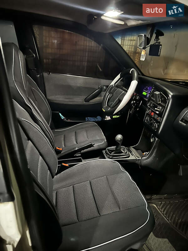 Седан Volkswagen Passat 1989 в Кривому Розі