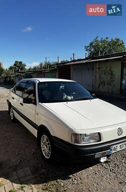 Седан Volkswagen Passat 1989 в Кривом Роге