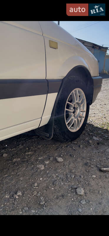 Седан Volkswagen Passat 1989 в Кривому Розі