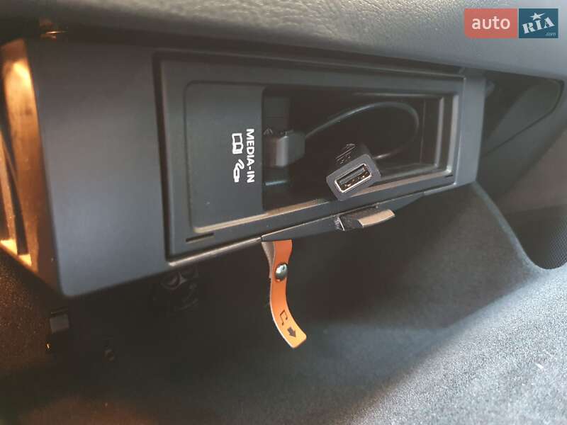 Универсал Volkswagen Passat 2011 в Луцке фото 21 Универсал Volkswagen Passat 2011 в Луцке