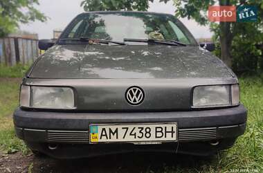 Седан Volkswagen Passat 1992 в Малине