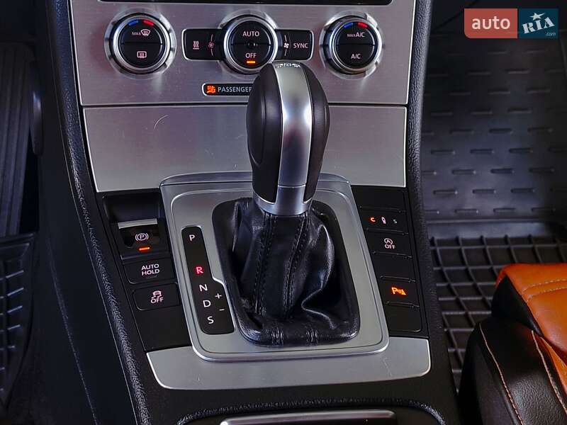 Универсал Volkswagen Passat 2013 в Умани