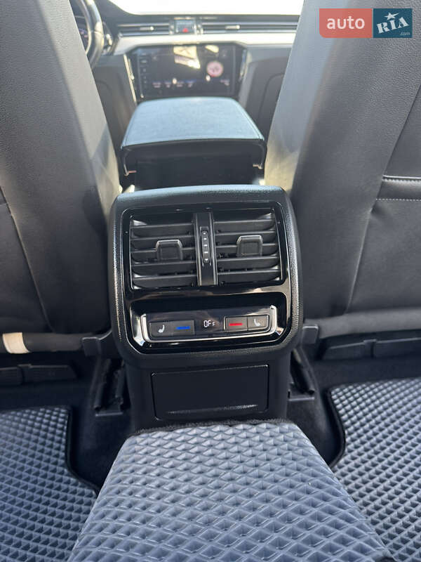 Универсал Volkswagen Passat 2020 в Хмельницком