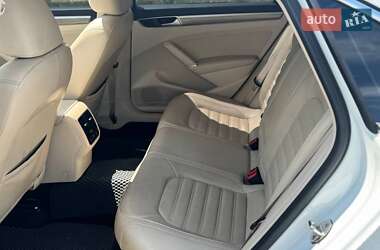 Седан Volkswagen Passat 2015 в 