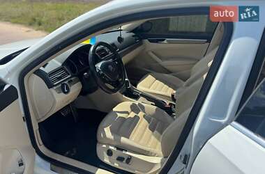 Седан Volkswagen Passat 2015 в 
