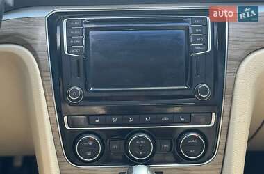 Седан Volkswagen Passat 2015 в 