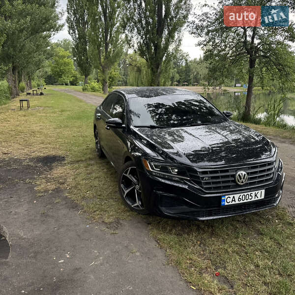 Седан Volkswagen Passat 2019 в Черкасах