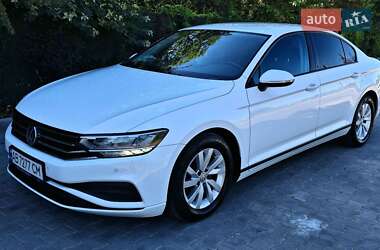 Седан Volkswagen Passat 2019 в Виннице