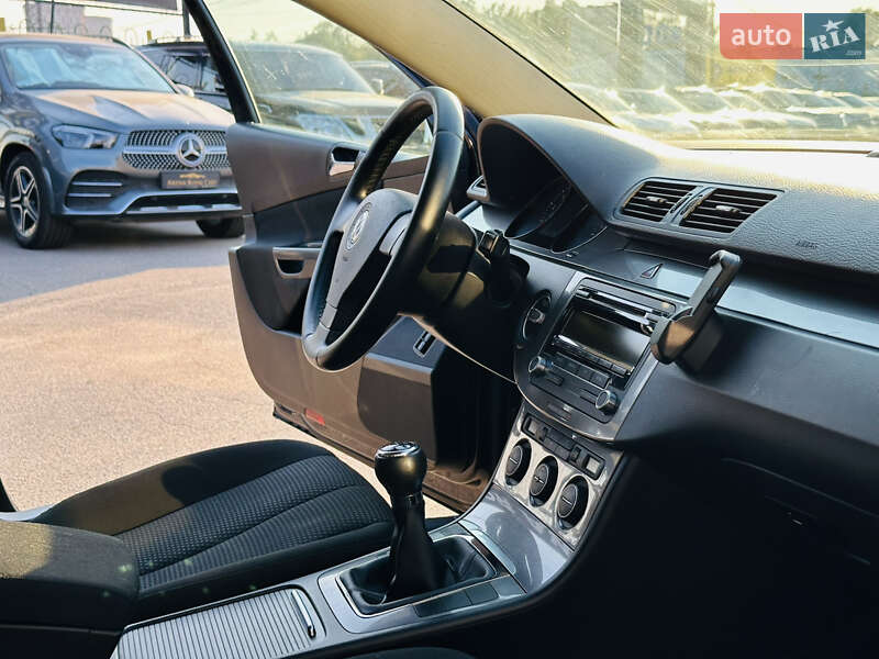 Универсал Volkswagen Passat 2009 в Харькове