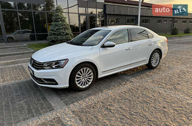 Седан Volkswagen Passat 2016 в Пирятині
