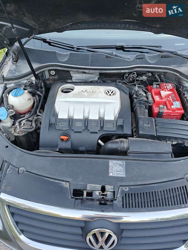 Універсал Volkswagen Passat 2008 в Солоному