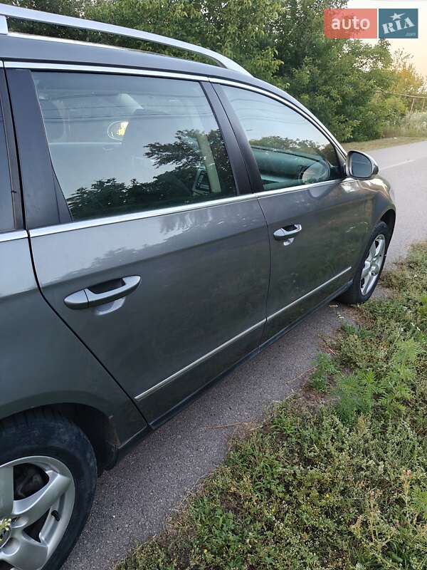 Універсал Volkswagen Passat 2008 в Солоному