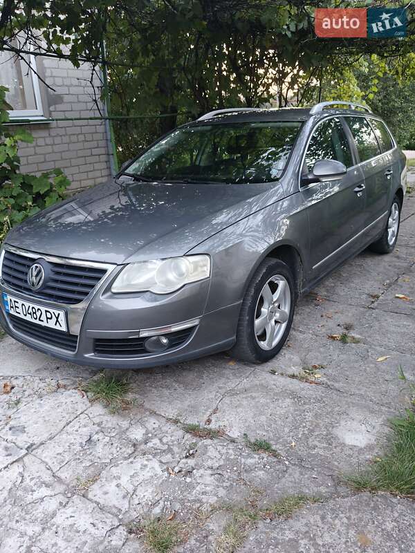 Універсал Volkswagen Passat 2008 в Солоному