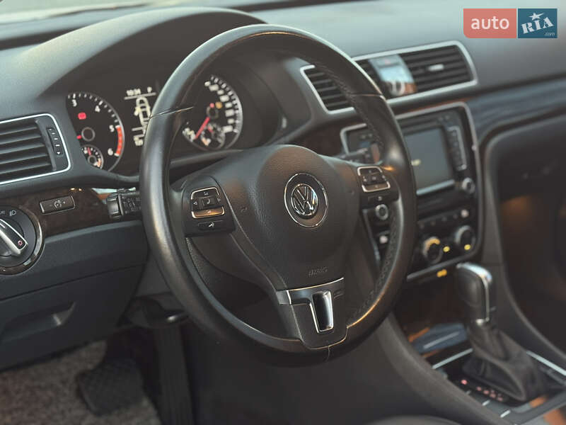 Седан Volkswagen Passat 2015 в Дрогобыче