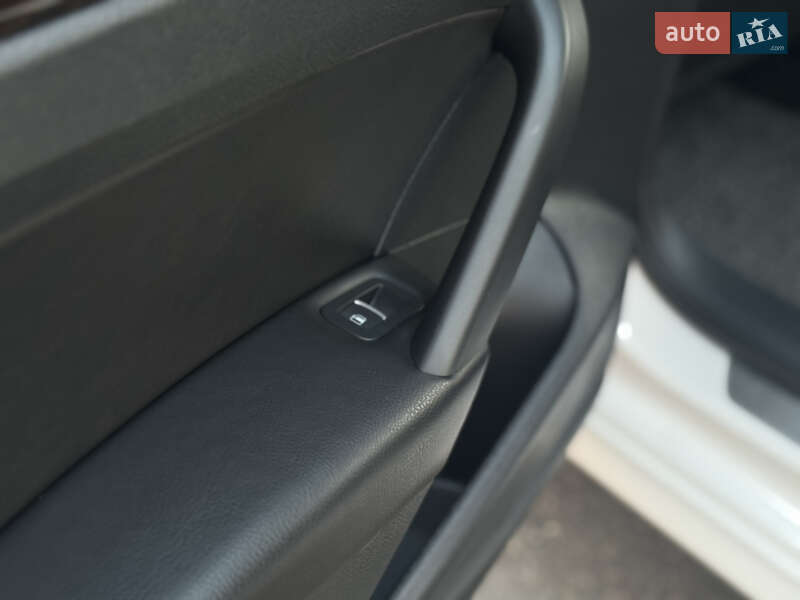 Седан Volkswagen Passat 2015 в Дрогобыче