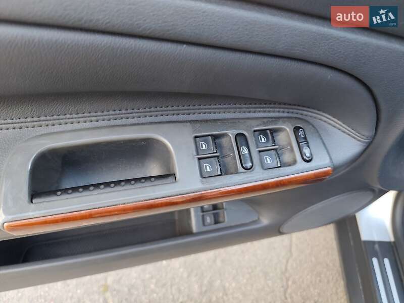 Седан Volkswagen Passat 2004 в Дніпрі