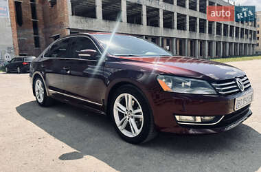 Седан Volkswagen Passat 2013 в Тернополі